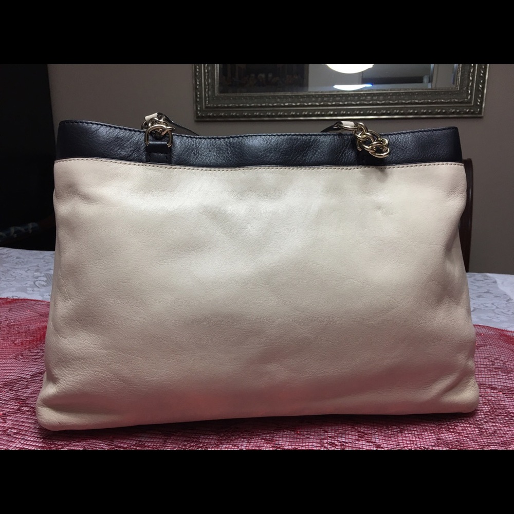 Kate Spade Purse - Picture 2 of 4